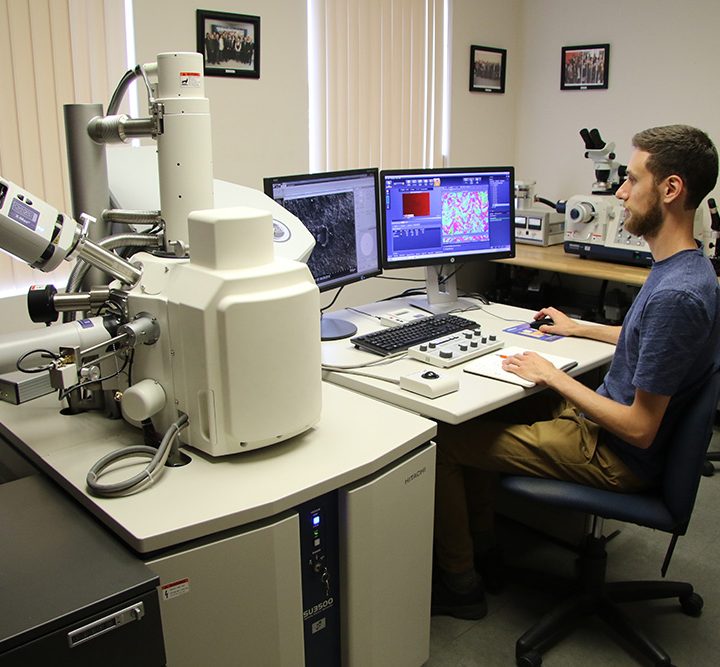 Le Microscope Électronique à Balayage (MEB) – L'Information Dentaire